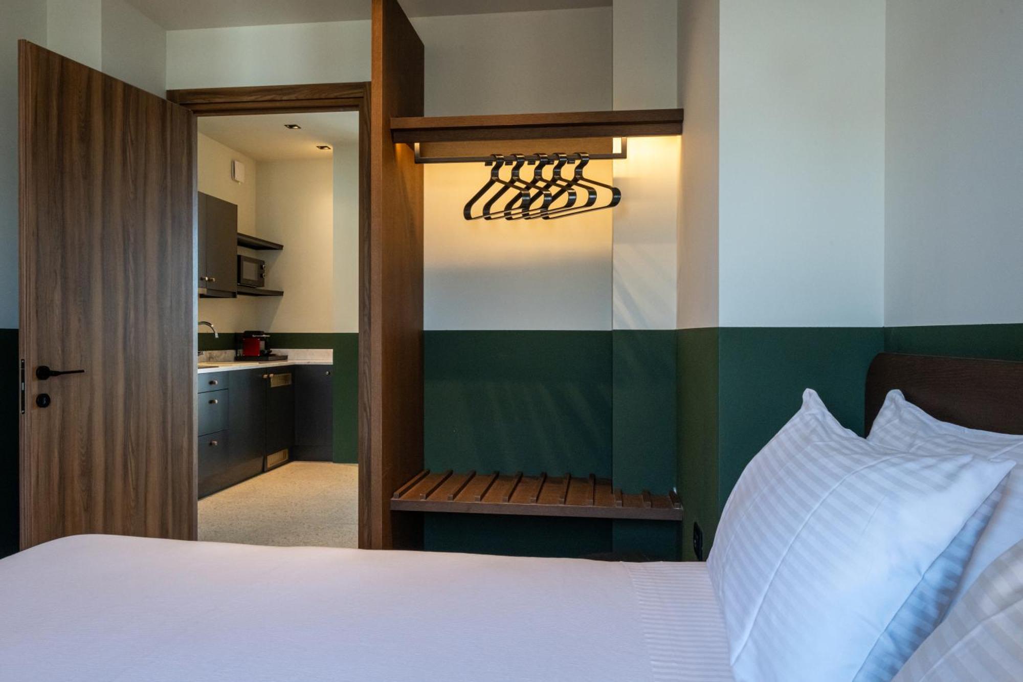 Evripidou 7 - Kalamata Mediterranean Suites Quarto foto